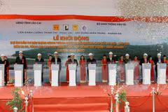 Work begins to link Noi Bai-Lao Cai expressway with Sa Pa