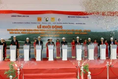 Work begins to link Noi Bai-Lao Cai expressway with Sa Pa