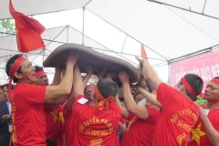 Clay Fire-cracker Festival returns to Hai Duong