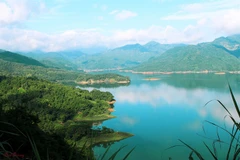 Ba Khan – a miniature Ha Long Bay hidden in the mainland hills