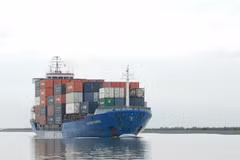 Can Tho’s port receives first large container ship