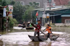Flooding kills 13 in central region
