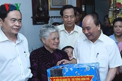 PM visits policy beneficiary families in Can Tho 
