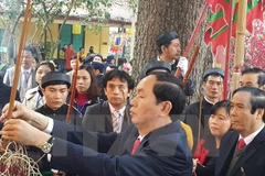 Incense offering ceremony held in Thang Long Royal Citadel