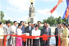 Monument to Vietnamese volunteer soldiers inaugurated in Phnom Penh 