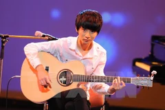 Korean guitar prodigy to perform in Vietnam