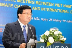 Vietnam holds climate change dialogue with development partners