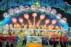 Arts performance marks start of Quang Binh cave festival