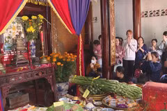 Double Ninth festival draws crowds of visitors