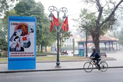 Hanoi streets decorated for National Party Congress 