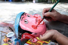 Traditional toy making village bustling as Mid-autumn festival nears