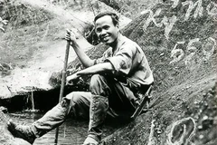 Luong Nghia Dung – a journalist of the Vietnam News Agency - at the Quang Tri battlefield. (Photo: VNA)