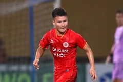 Midfielder Nguyen Quang Hai is expected to play for Consadole Sapporo Club. ( Photo: vovlive.vn) 