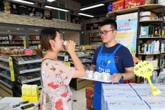 Vietnam ships milk to China for first time