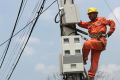 Solar power lights An Binh people’s life up