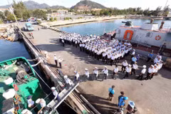 Naval soldiers head towards Truong Sa archipelago 
