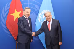 Top leader meets heads of international organisations