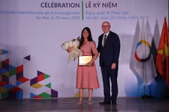 Swiss painter honoured for supporting disadvantaged people in Vietnam