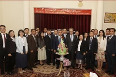 Vietnamese embassies offer New Year greetings to Lao counterparts