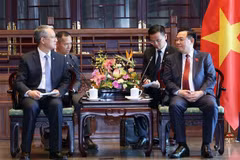  NA Chairman meets with executives of large Chinese groups