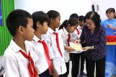 Scholarships presented to disadvantaged students in Tra Vinh