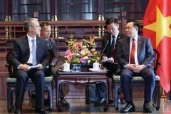  NA Chairman meets with executives of large Chinese groups