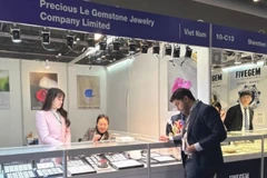Vietnamese firms attend Hong Kong gem, jewellery shows