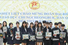  RoK students experience daily life, educational activities in Hanoi
