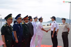 Singaporean naval ship visits Khanh Hoa province