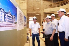 PM visits police command centre, checks cultural centre construction in Phu Tho