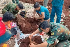Binh Phuoc dispatches team on search for remains of Vietnamese soldiers, experts in Cambodia 