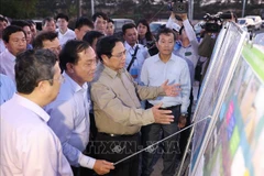 PM inspects key infrastructure works in Tien Giang