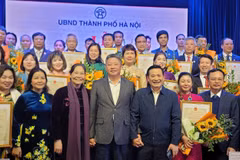 Hanoi gives “artisan” title to 42 handicraft artists