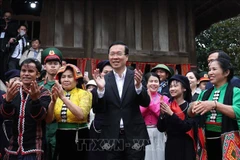 President attends ethnic spring festival in Hanoi’s suburban town