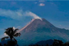 Indonesia’s Ibu volcano erupts
