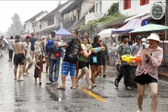 Laos strengthens road safety measures during Bunpimay festival