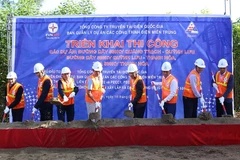 EVN kicks off circuit-3 500kV transmission line sections