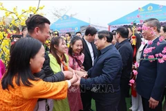 Prime Minister presents Tet gifts to needy in Thanh Hoa province
