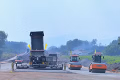 Growth engines rev up, fuelling recovery hopes