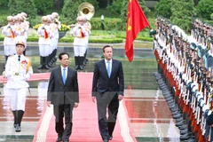 Vietnamese, UK PMs hold talks with focus on enhancing ties 