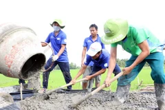 Volunteers from Ho Chi Minh City work in the Lao provinces of Attapeu and Champasak.