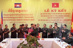 Vietnamese, Cambodian localities beef up military ties