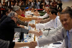 Myanmar: government, armed groups resume talks ahead of election 