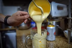 Egg beer attracts the curiosity of international tourists