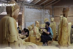 Visiting the 'capital' of worshiping items in Hanoi