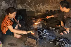 Da Sy metal workers cling to their proud tradition