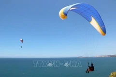 Binh Thuan looks to the sky as paragliding hub