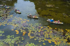 Tam Coc tourism site impressive in Autumn