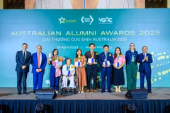 Australian Alumni Awards present to outstanding individuals 