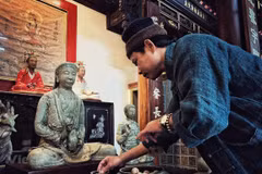 Artisan Tran Nam Tuoc: outstanding craftsman of Vietnamese pottery 